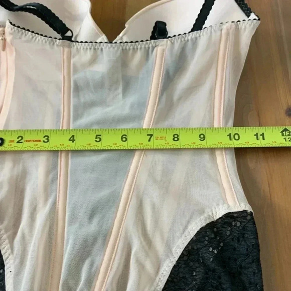 Victoria’s  Secret Pale Pink Boned Corset, Faux Front Lace Up, Side Zipper 34B - Picture 11 of 13